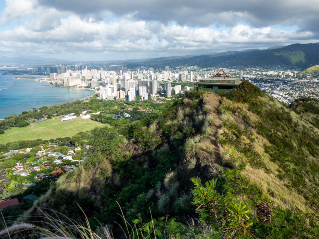 Hiking Diamond Head, Oahu, Hawaii - Littlegrunts.com